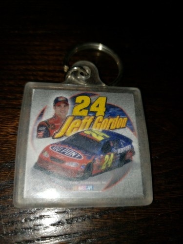 Jeff Gordon #24 key chain plastic Nascar - Picture 2 of 3