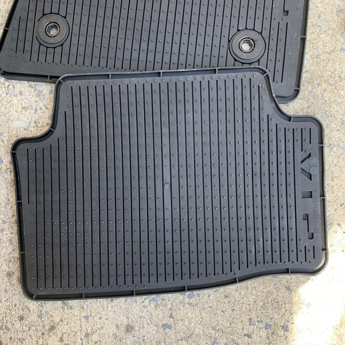 Cadillac ATS Rubber Floor Mats Set 2013-2019 OEM Black 22759935 - Picture 10 of 17