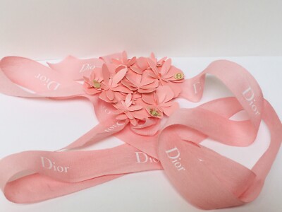 Dior ピンクのリボンバレッタ Embroidered Twist Bow Dior ピンクのリボンバレッタ Embroidered Twist Bow (Dior/ヘア