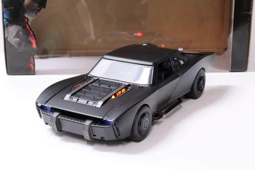 1:18 Jada Toys 2022 Batmobile Batman Con Figura Nero Opaco + Luci - Imagen 5 de 6