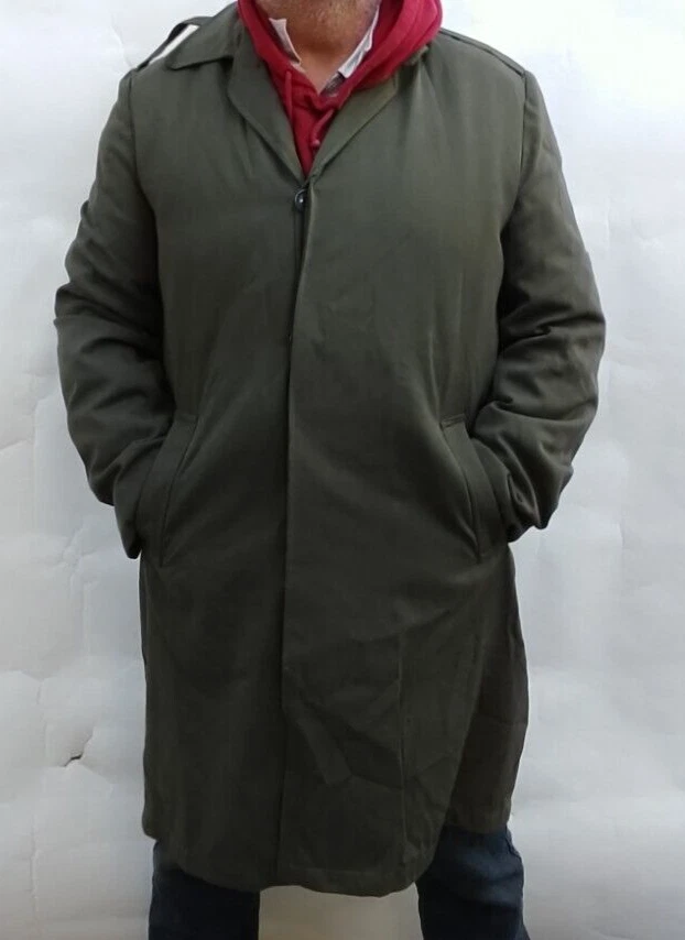 VINTAGE MENS 1970'S RAINCOAT IN DARK GREEN 42 CHEST