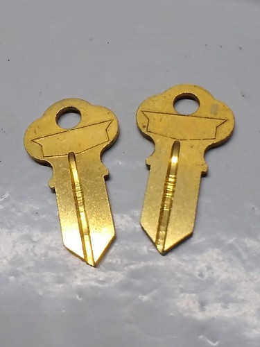 LOT OF 2 Antique CHICAGO Lock BLANK KEYS For Gumball Vending Machine # CG4 - Picture 2 of 2
