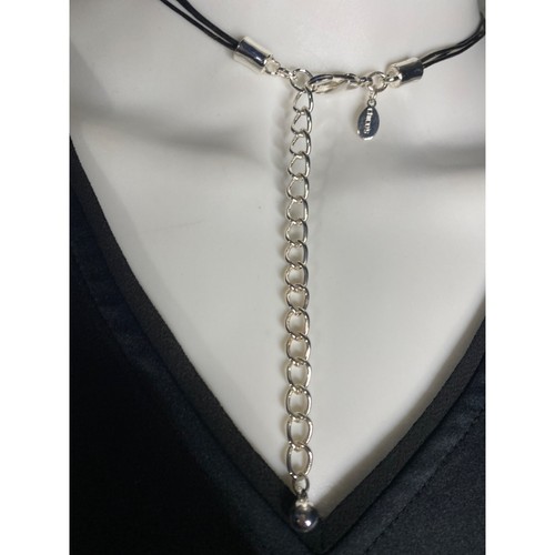 VINTAGE CHICO'S SILVER HAMMERED METAL MODERN PENDANT NECKLACE - Picture 3 of 4