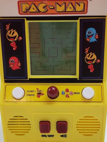 Pac Man Hand Held Mini Arcade Style Game Bandai Namco #09521 Tested WORKS! - Picture 5 of 6