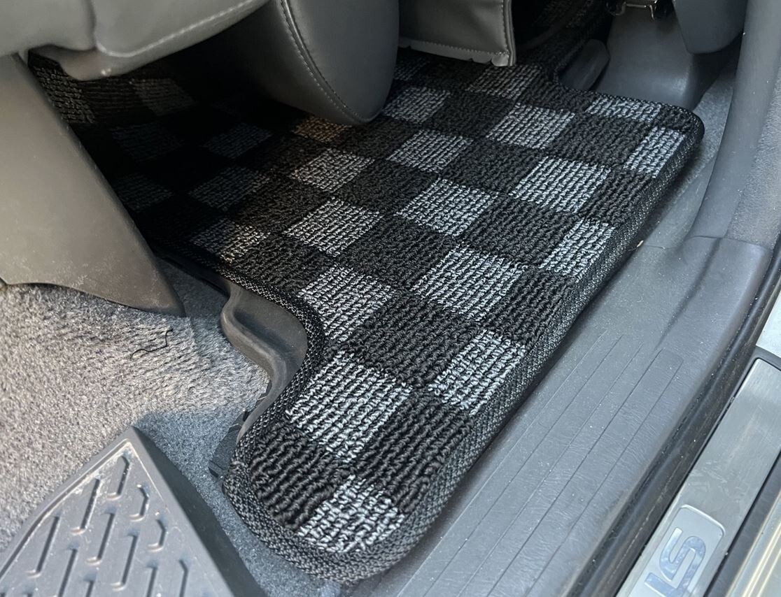 P2M FRONT & REAR Checkered Carpet Floor Mats for Lexus GX470