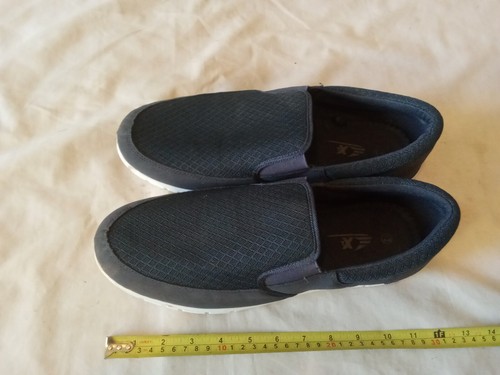 GREY MENS SHOES SIZE 12 UESD STILL GOOD ( D43)