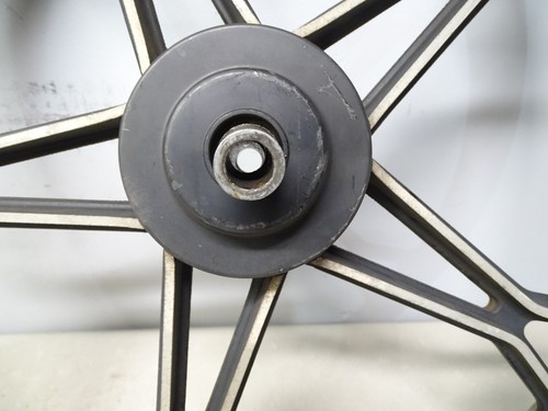 1982 Suzuki GS750T Front Wheel Rim Straight - Picture 7 of 9