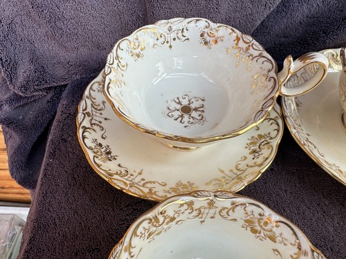 Antique Coalport Rococco Porcelain 4 Smaller 2 Larger Cups & 2 Saucers (8) - Picture 6 of 16
