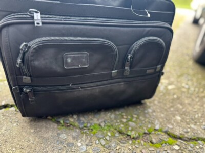 Tumi Soft Case Carry-on Luggage Black Wheeled Deluxe