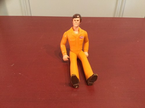 Furgoneta Tonka vintage verde con gráficos y juego de cámper emergente años 70 buen estado. - Imagen 12 de 12