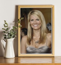 Courtney Hansen : 12