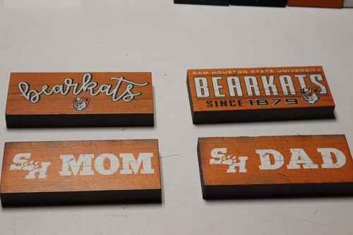 Huge 455x Piece Lot Sam Houston State University SHSU Bearkats Magnets Decor Lot - Picture 5 of 12