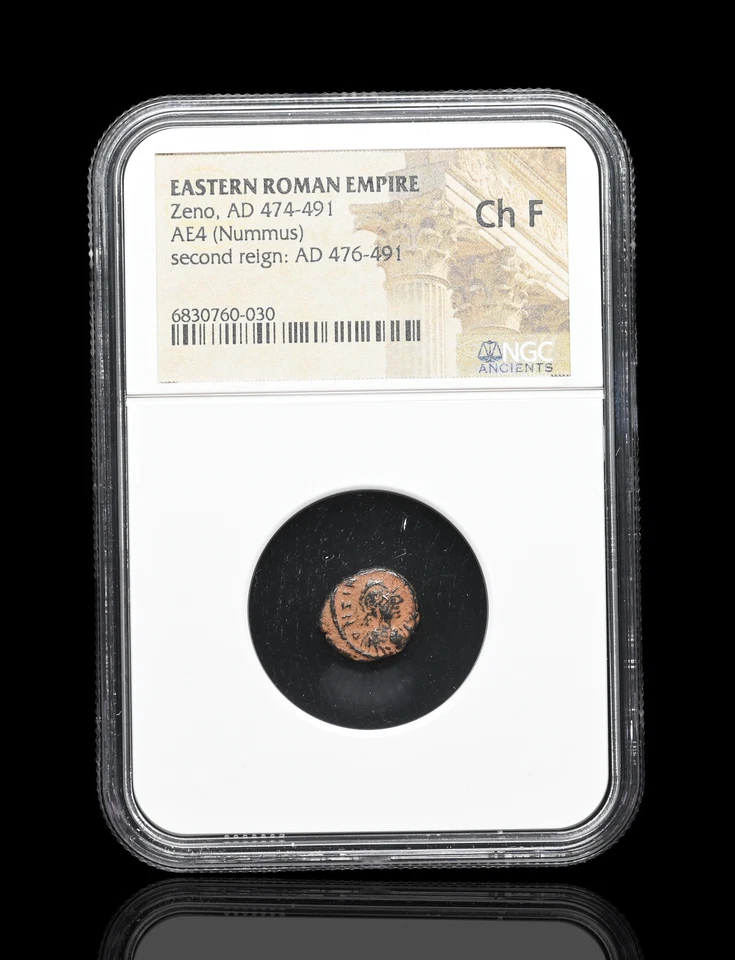 IMPERIO ROMANO. Zeno, AD 474-491. Æ4, tipo casco raro, NGC Choice Fine Foto 3 de 4
