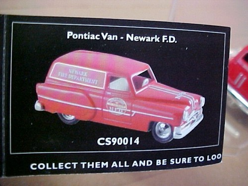 NEWARK FIRE DEPT. 1953 PONTIAC PANEL 2002 CORGI FIRE HEROES 1:64 DIE-CAST - Picture 5 of 5