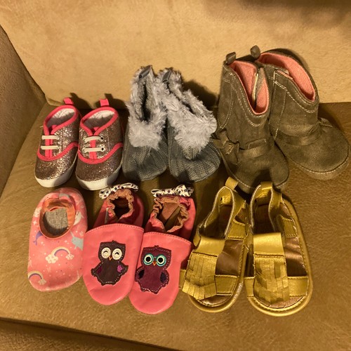 Lot of 6 Babygirl Infant Crib booties, sandals  - Picture 1 of 8