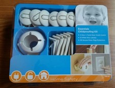 SAFETY 1ST ESSENTIALS CHILDPROOFING KIT HS145 46 PIECES Door, Latches, Plug
