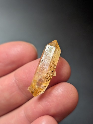 Juego de 3 cristales de cuarzo de Arkansas con iridiscencia natural, únicos y únicos en su clase - Imagen 4 de 8