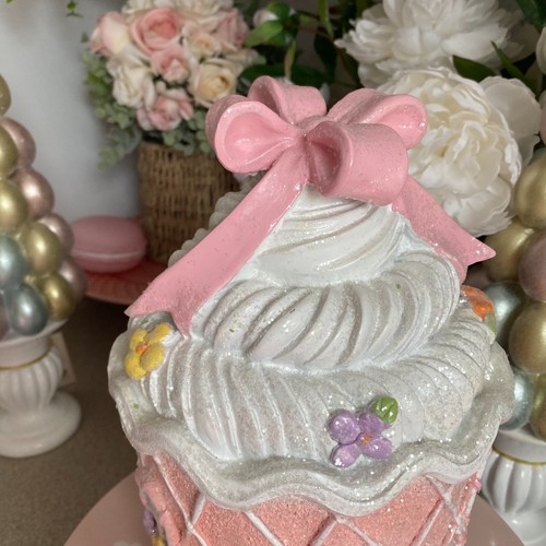 Light Up Pink Pastel Easter Cupcake Gingerbread House NWT 10in FREE SHIP - Picture 8 of 17