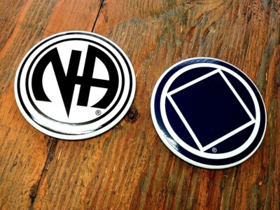 SALE! NARCOTICS ANONYMOUS 2 FRIDGE MAGNETS NA recovery chip medallion basic text