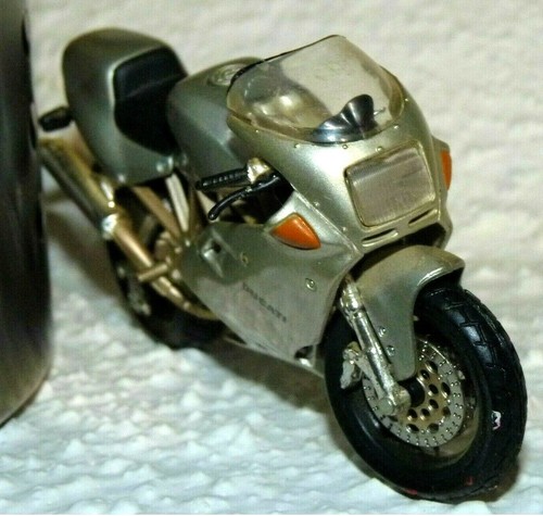 MAISTO MOTO 1/18 DUCATI SUPERSPORT 900 FE be mais manque la bequille - Photo 3/3
