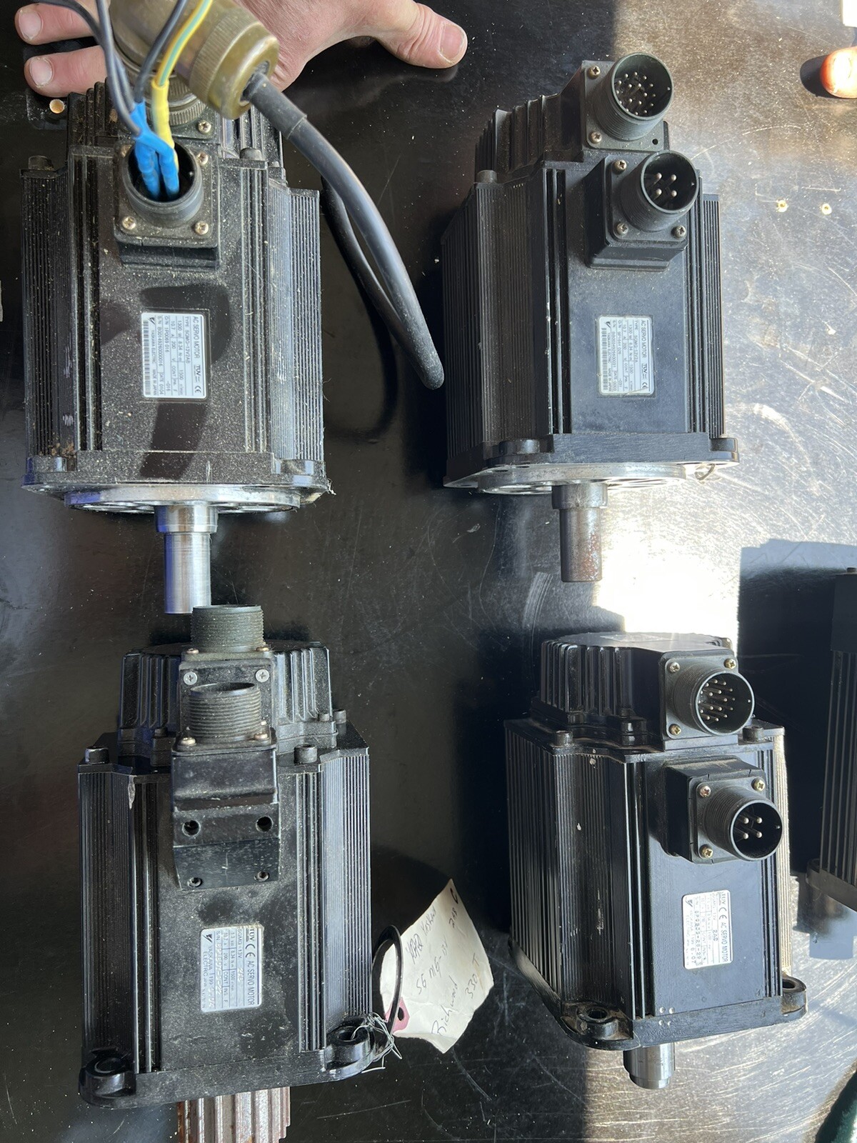 Foto 1 di 9