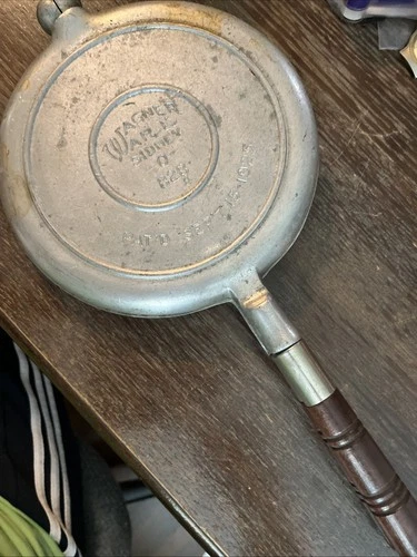 Antique Wagner Ware Sidney O 828 Cast Aluminum Waffle Iron Pat'd 1925 No Base
