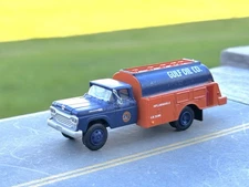 HO 1950’s Fuel Delivery Tanker Truck Gulf Oil Co. 1/87 Scale
