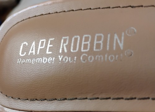 Cape Robbin Clear Dress Heals - Picture 3 of 5