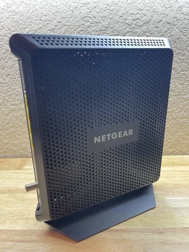 NETGEAR Nighthawk C7000v2 AC1900 Wi-Fi Cable Modem Router - Picture 4 of 7
