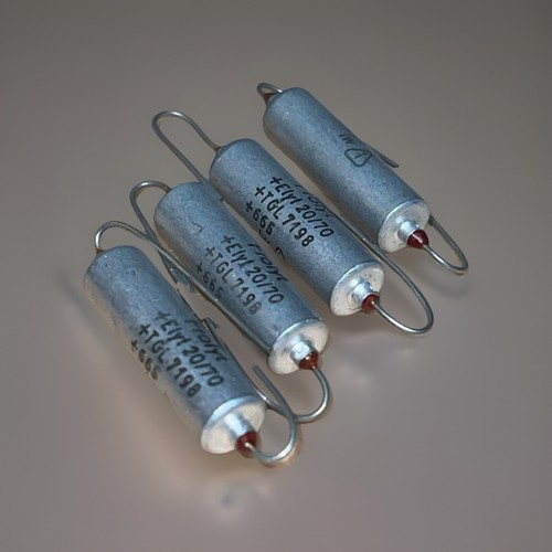 4 unidades - 20uF 70V - RFT FROLYT Elyt - 28x8mm - TGL 7198 - RDA Vintage - NOS - Imagen 3 de 4