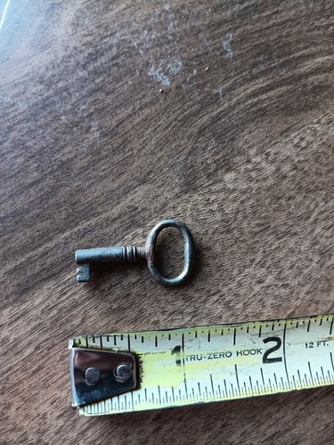 Antique Very small Hollow Barrel Skeleton Key - Picture 3 of 3