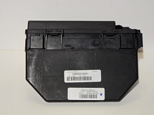2011 JEEP GRAND CHEROKEE DURANGO FUSEBOX TIPM INTEGRATED POWER MODULE 04692316AH - Picture 3 of 8