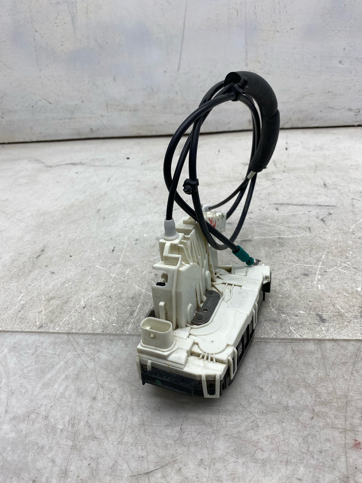 2020-2025 ASTON MARTIN DBX RH RIGHT REAR DOOR LOCK LATCH ACTUATOR MY83-26412-AC