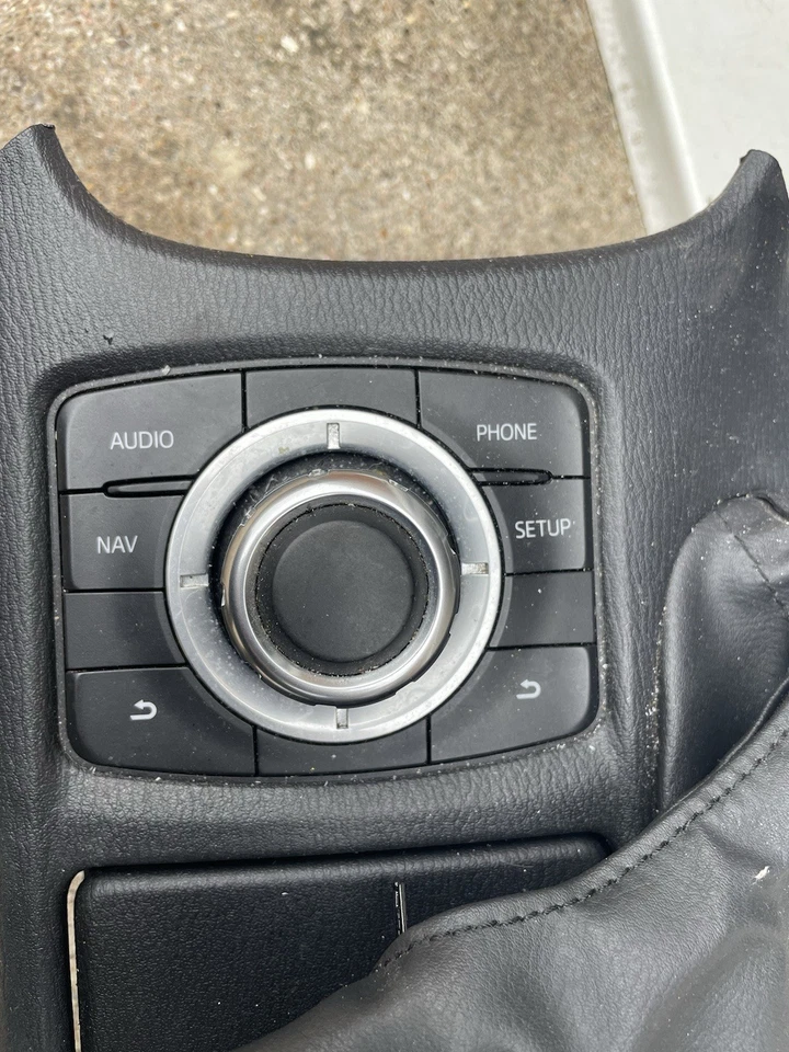 MAZDA 6 GJ SKYACTIVE 2013-2018 CONSOLA CENTRAL PORTAVASOS CONTROL MULTIMEDIA Foto 3 de 4