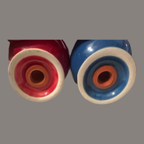 Set shaker sale e pepe palla blu e rossa ceramica Fiesta vintage con tappi - Foto 2 di 4