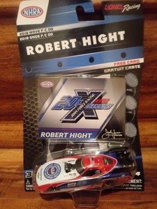 2018-Wave-5-F-C-00-Robert-Hight-Auto-Club-1-64-NASCAR-Authentics-1-COMBINE