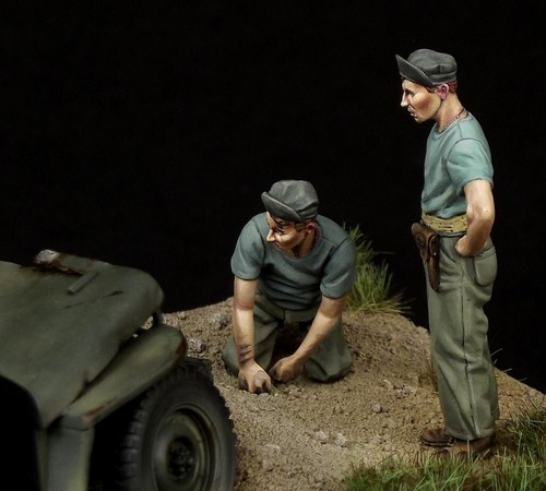 The Bodi TB-35133, USMC Mechanics Segunda Guerra Mundial (2 figuras), escala 1:35 - Imagen 3 de 5