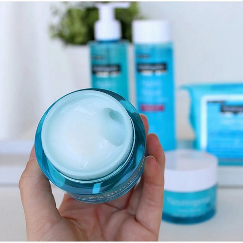 NEUTROGENA Hydro Boost Water Gel with Hyaluronic Acid for Dry Skin 50g - Picture 2 of 13