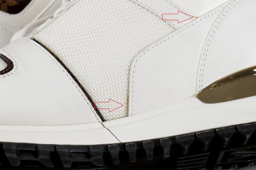 Sneakers Louis Vuitton Run Away da donna in pelle bianca marrone con monogram... - Foto 18 di 22