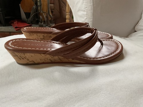 Bernardo Tan Leather "Miami" Low Wedge. Size 9.5M. EUC. - Picture 1 of 6