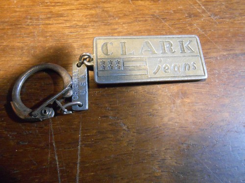 collezionismo PORTACHIAVI PUBBLICITA' CLARK JEANS VINTAGE ANNI 70 - Picture 2 of 3