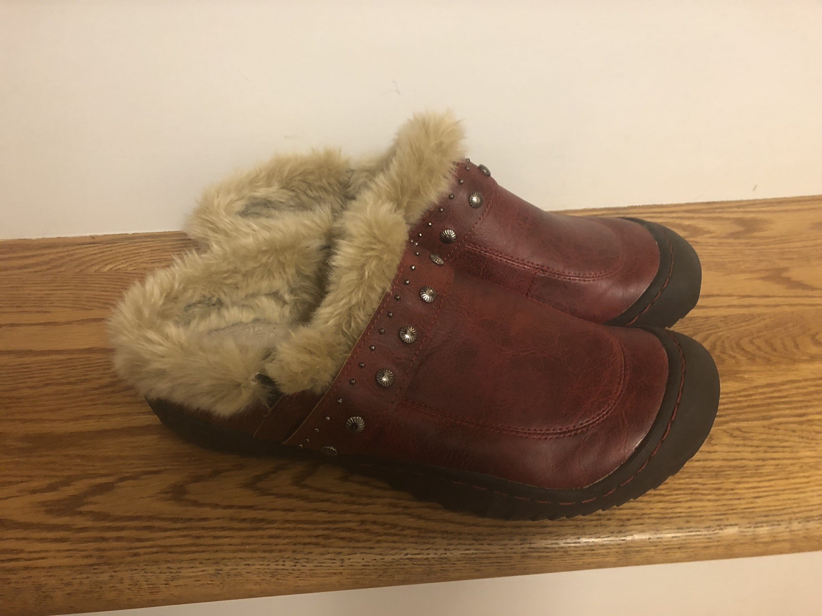 J-41 Omaha Red Vegan Slip on shoes, Size 8.5 Women's LN J-41 Omaha Red Vegan Slip on shoes, Size 8.5 Women's LN