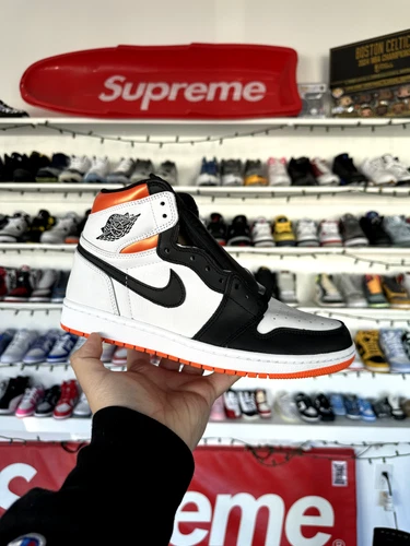 AIR JORDAN 1 "ELECTRO ORANGE"