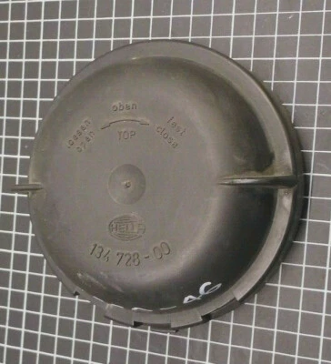 VW Passat Golf Vento Scheinwerfer Abdeckung Staubkappe Hella 134728-00 - Bild 1 von 3