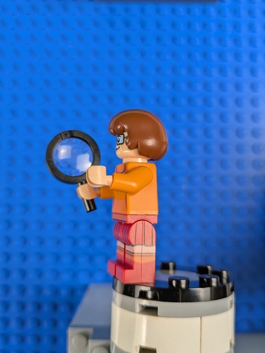 Lego Scooby-Doo: Velma Dinkley scd005 Set 75904 - Picture 5 of 5