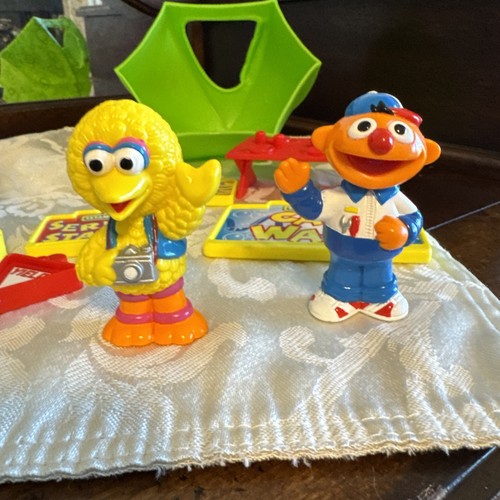 17 Pc. Sesame Street Service Station Playset Accessories Lot Jim Henson - Picture 14 of 14