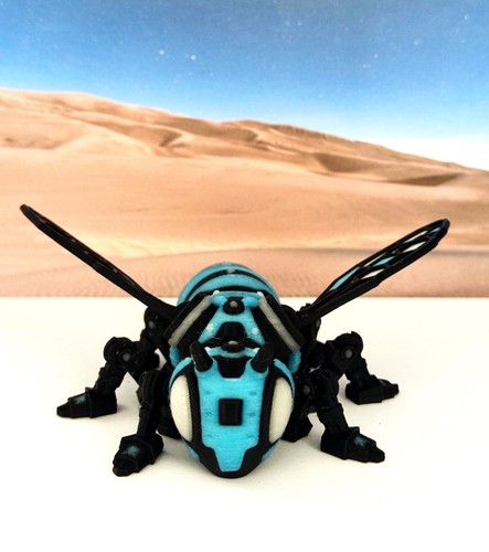 Articulated Cyber Bee, 3D Printed Futuristic Cyber Bee, Stress Relief Desk Toy - Picture 5 of 6