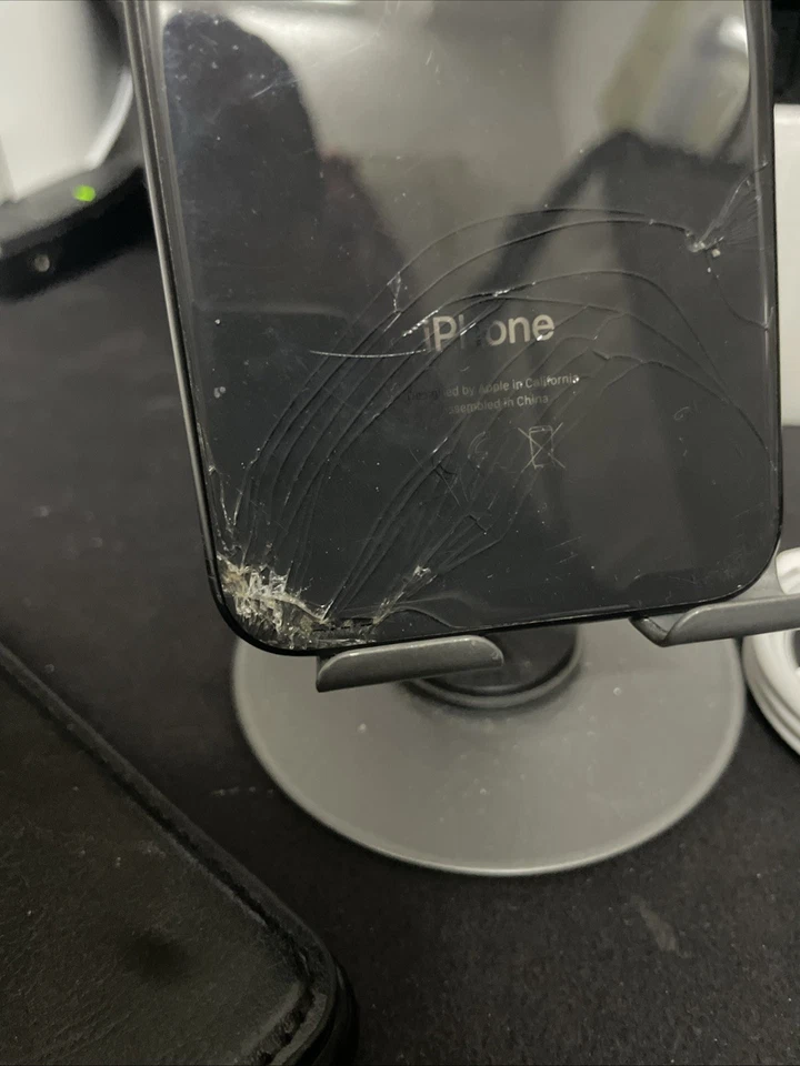 Apple iPhone 8 - 64GB - NERO (Sbloccato) - Immagine 3 di 4