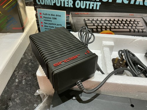 SINCLAIR ZX SPECTRUM +3 COMPUTER inc SCART , GAMES , LEADS COLLECTORS CONDITION - Afbeelding 15 van 24