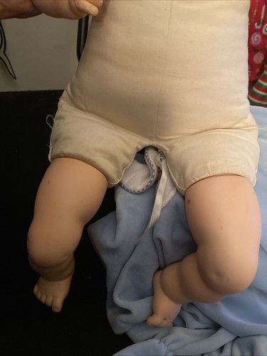 Vintage 16 Zoll Baby Puppe Hartplastikkopf geformtes Haar Zähne weicher Körper Schreier funktioniert - Bild 4 von 19